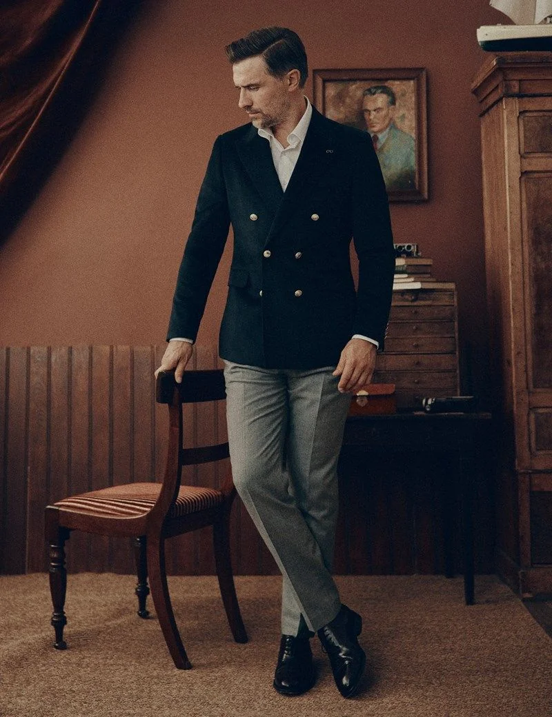 Slim Navy Wool-Cashmere Double-Breasted Blazer thumbnail 3