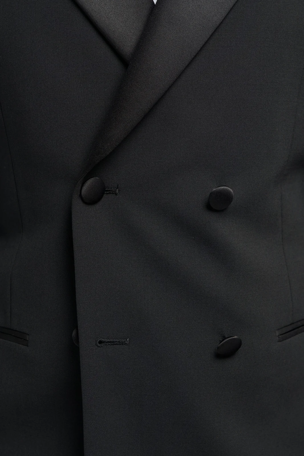 Aspen Black Double Breasted Two Piece Suit thumbnail 4