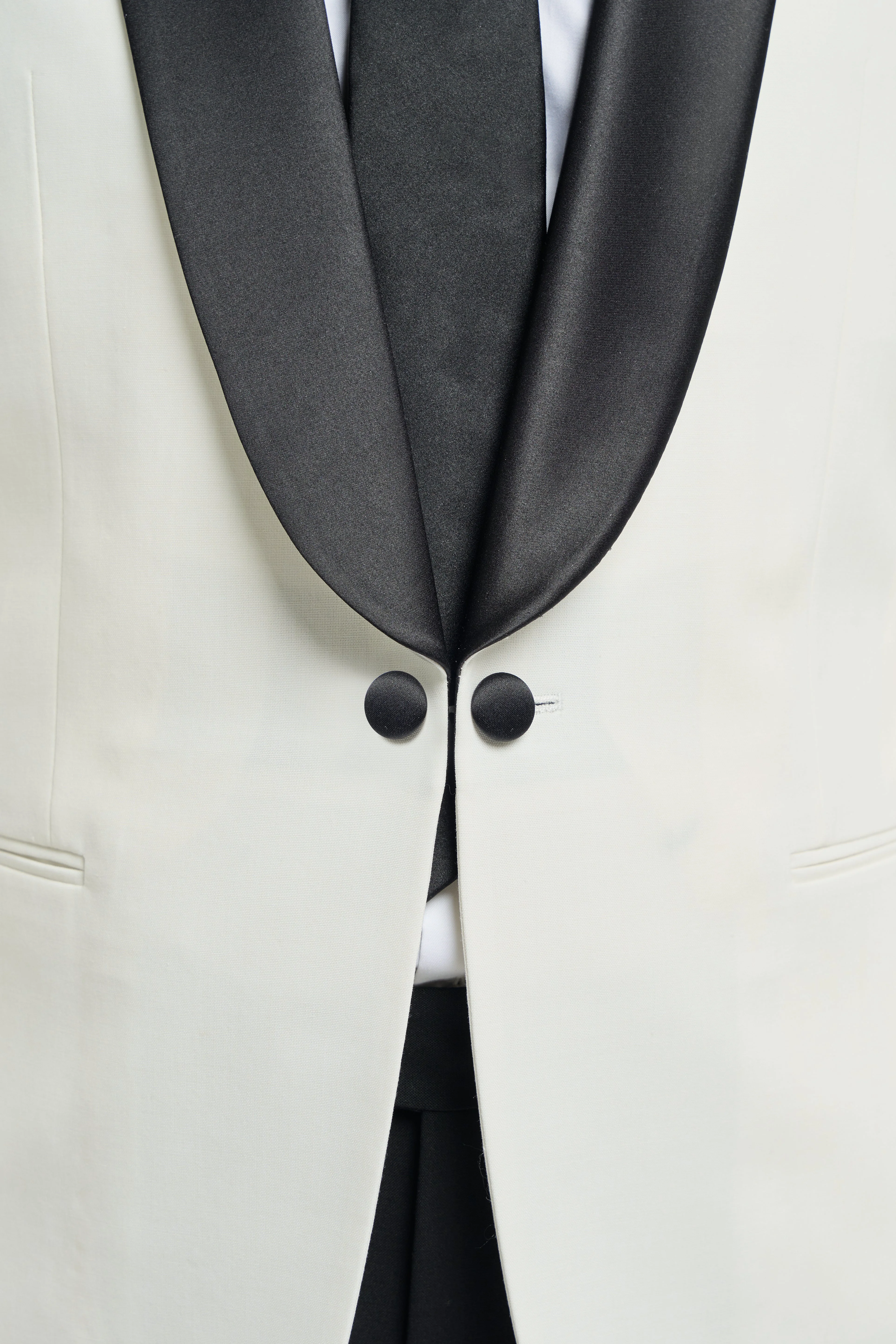 Aspen Ecru Two Piece Suit thumbnail 5