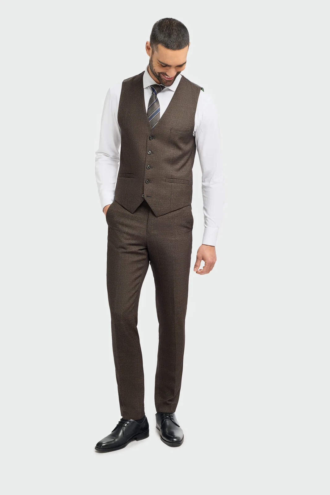 Caridi Brown Waistcoat thumbnail 2