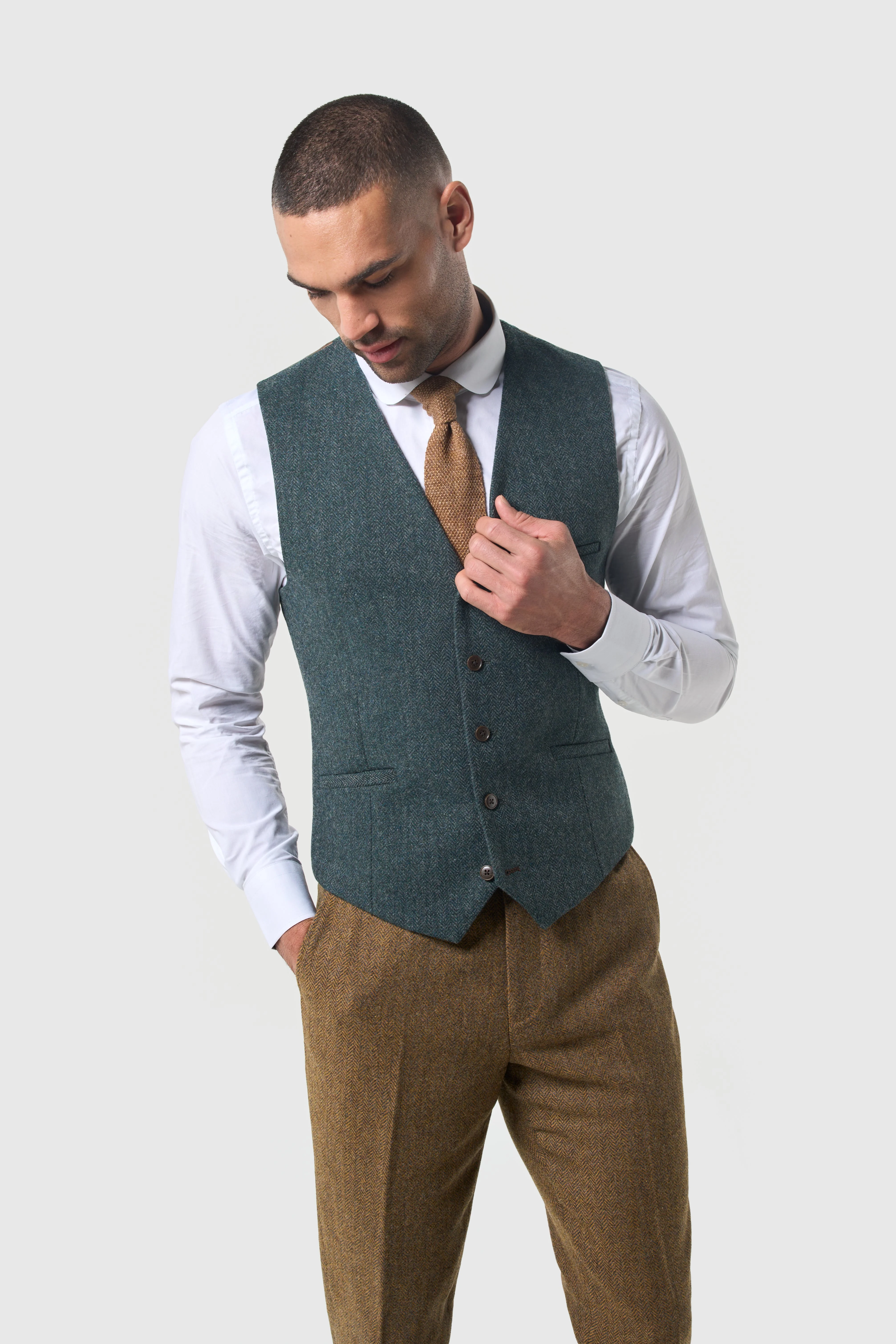 Thomas Brown with Olive Waistcoat thumbnail 3