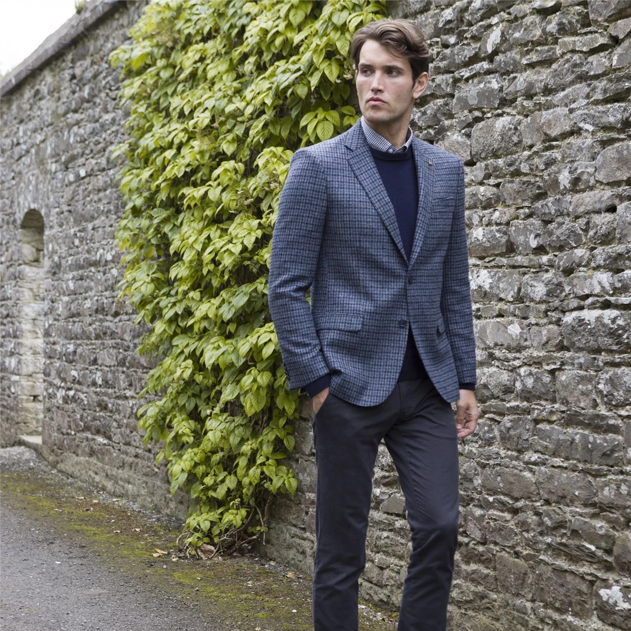 Clady Tweed Jacket in Navy Houndstooth thumbnail 5