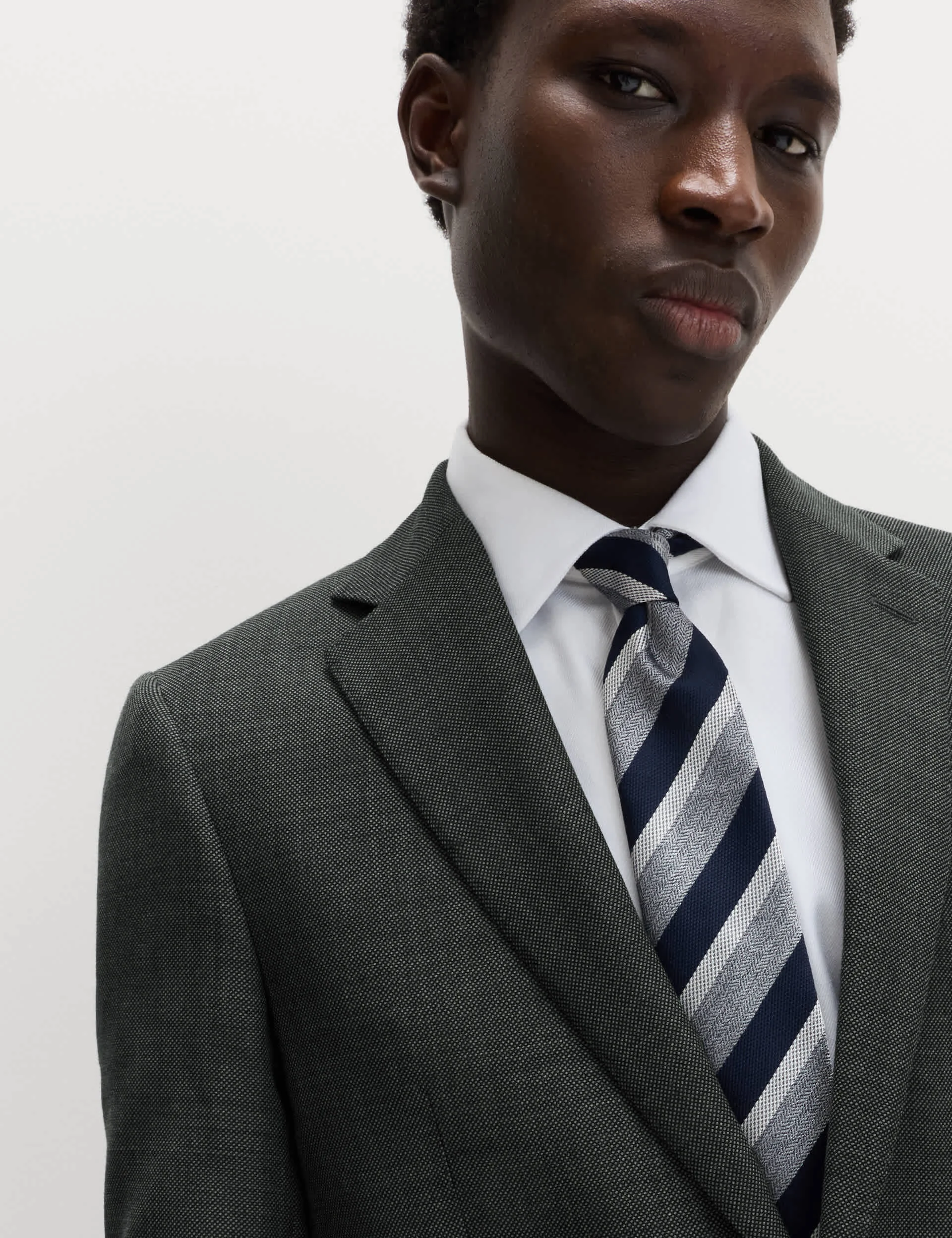 2 Piece Regular Fit Pure Wool Suit thumbnail 3