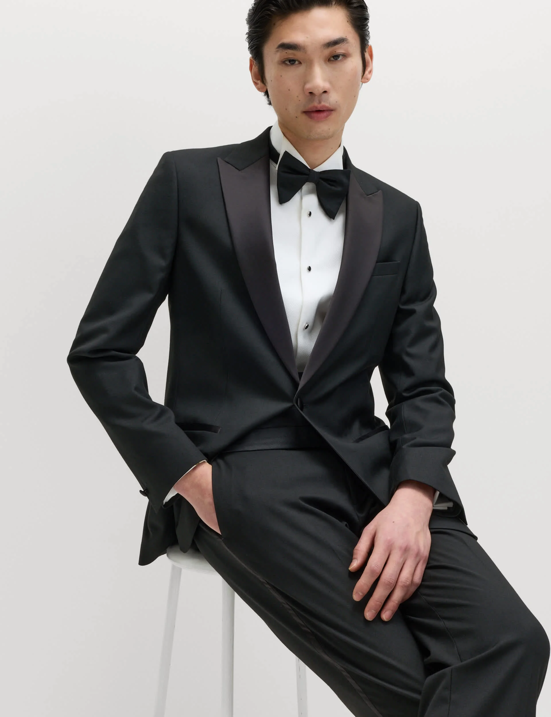 2 Piece Regular Fit Stretch Tuxedo Suit thumbnail 3