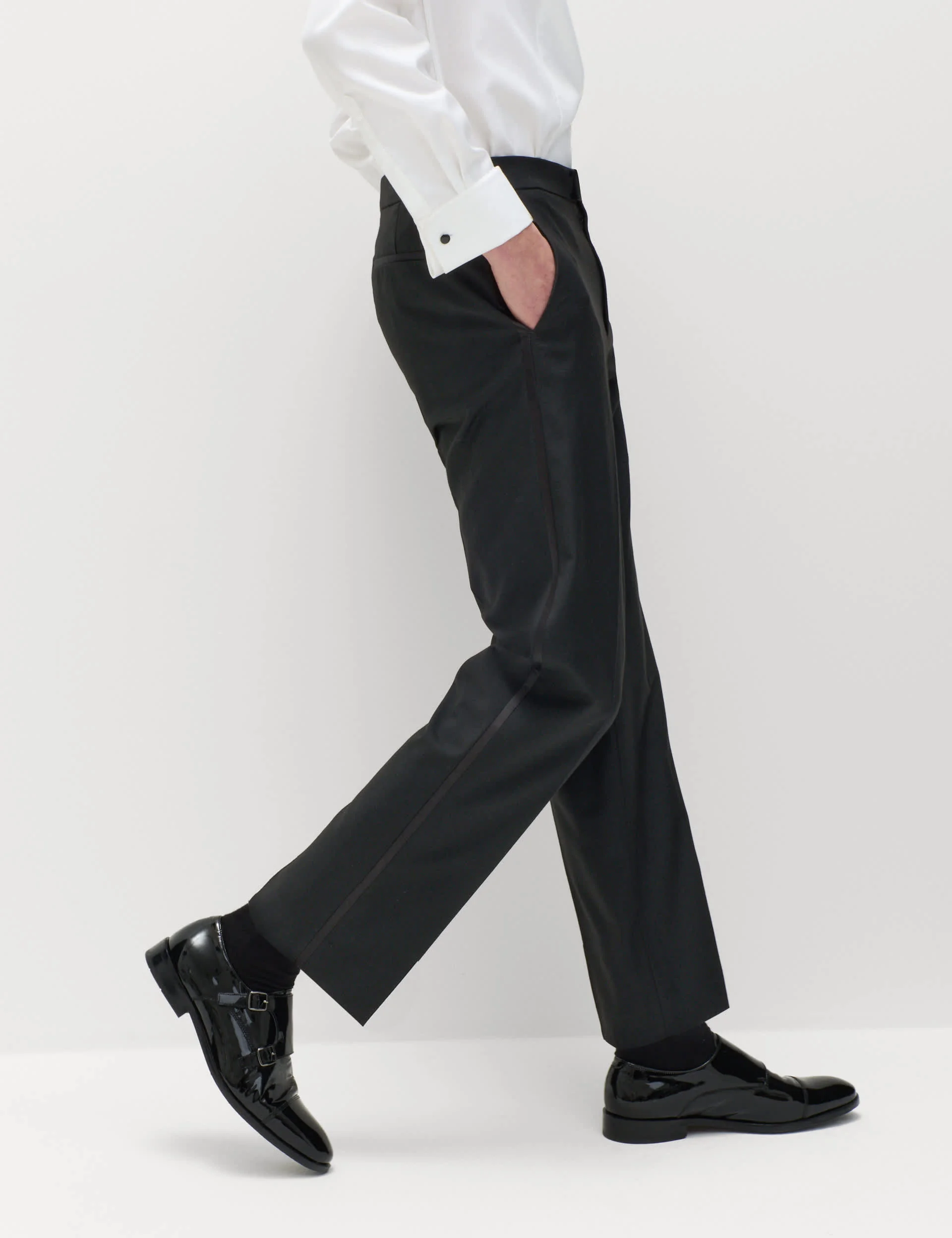 2 Piece Regular Fit Stretch Tuxedo Suit thumbnail 5