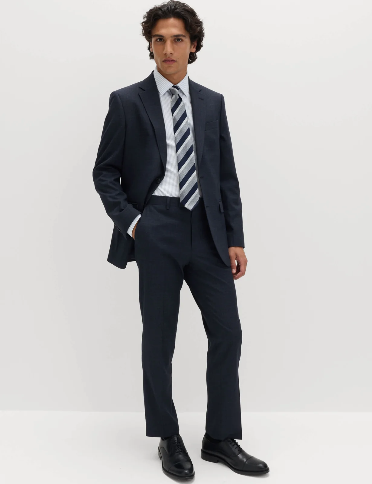 2 Piece Regular Fit Textured Stretch Suit thumbnail 3