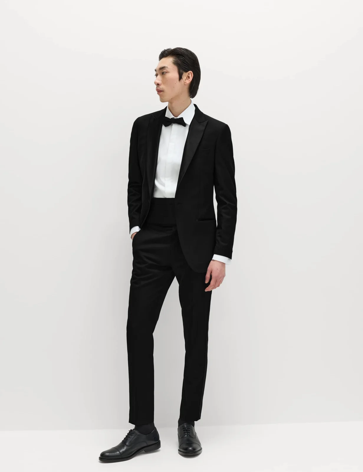 2 Piece Skinny Fit Stretch Tuxedo Suit thumbnail 6