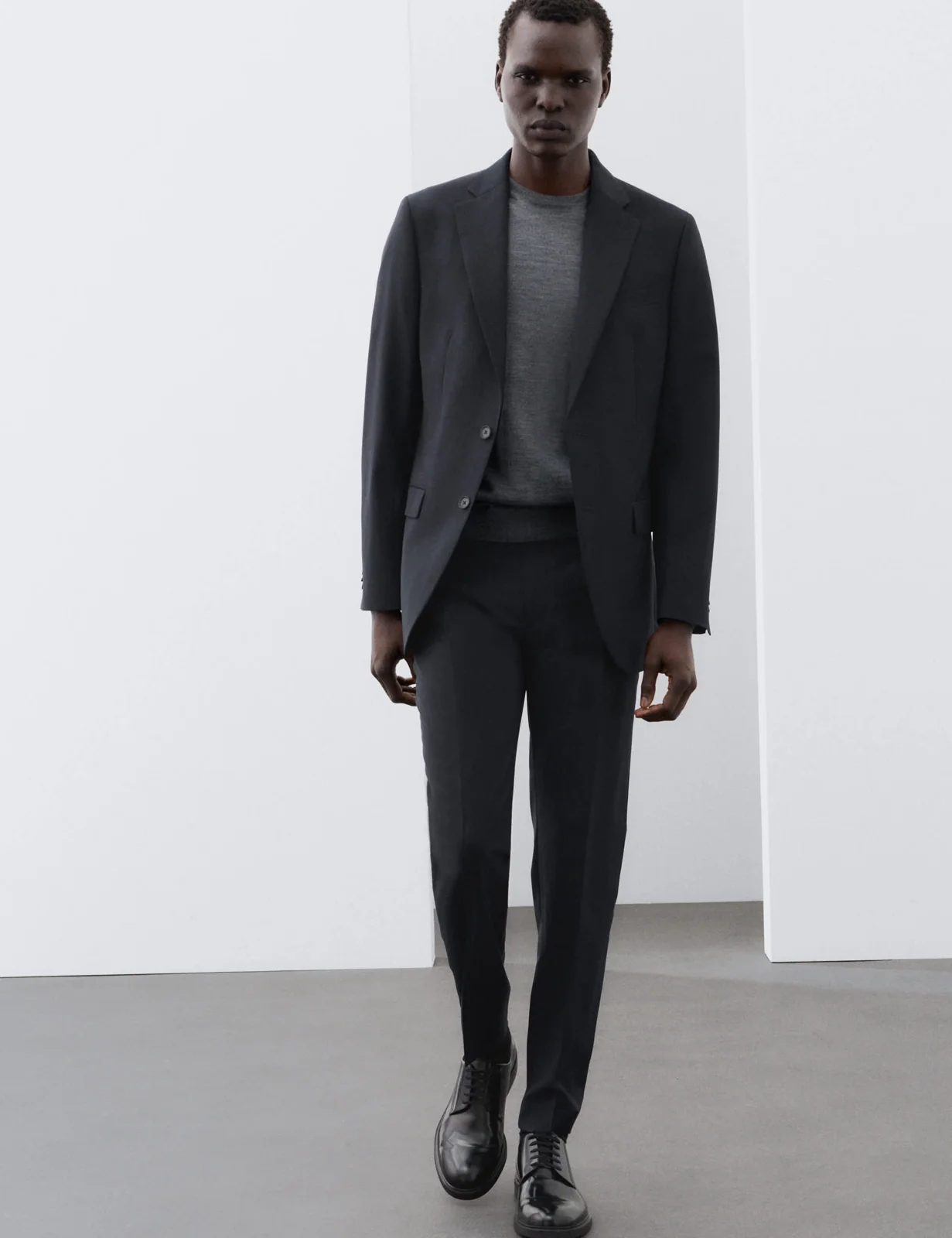 2 Piece Slim Fit Performance Stretch Suit thumbnail 7