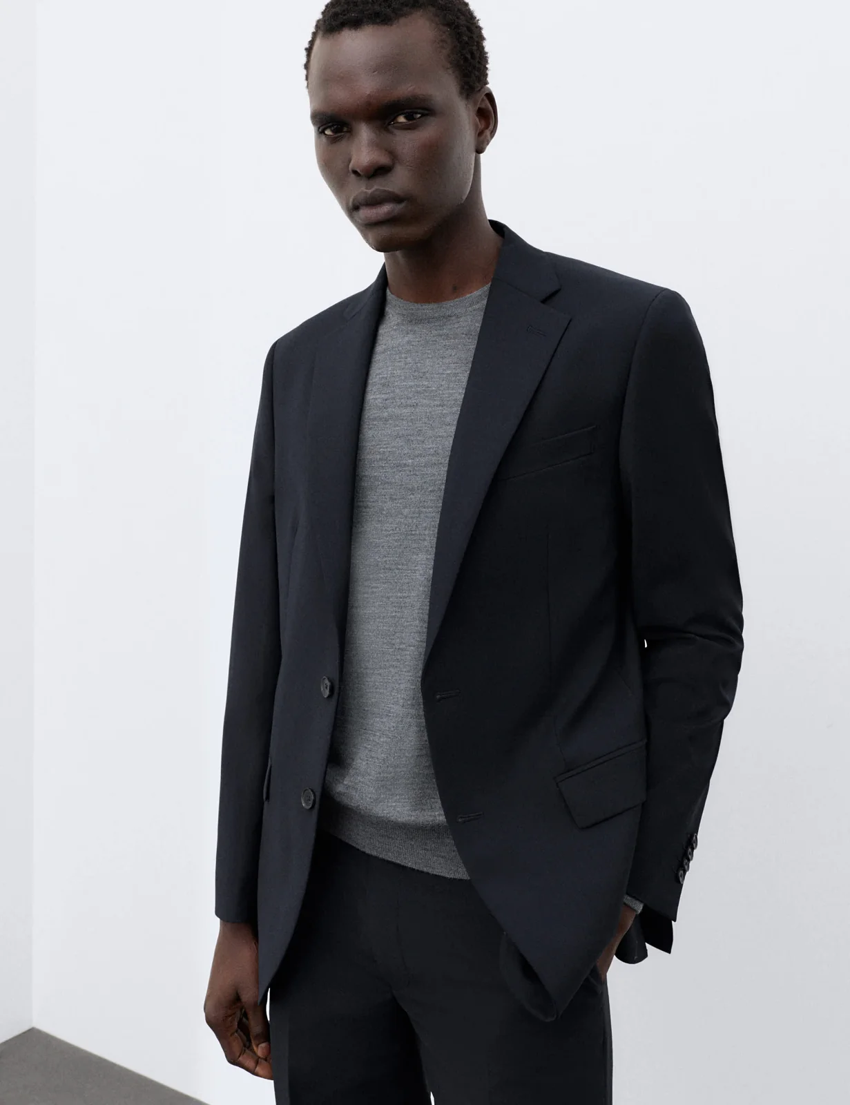 2 Piece Slim Fit Performance Stretch Suit primary image