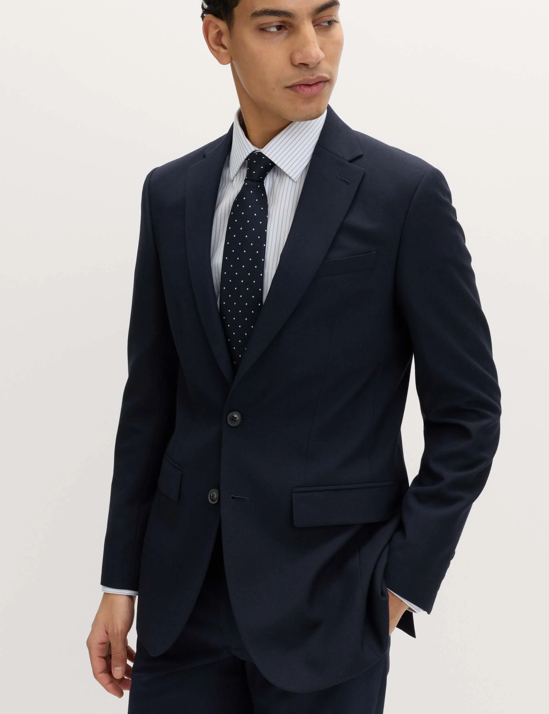 2 Piece Slim Fit Suit thumbnail 6