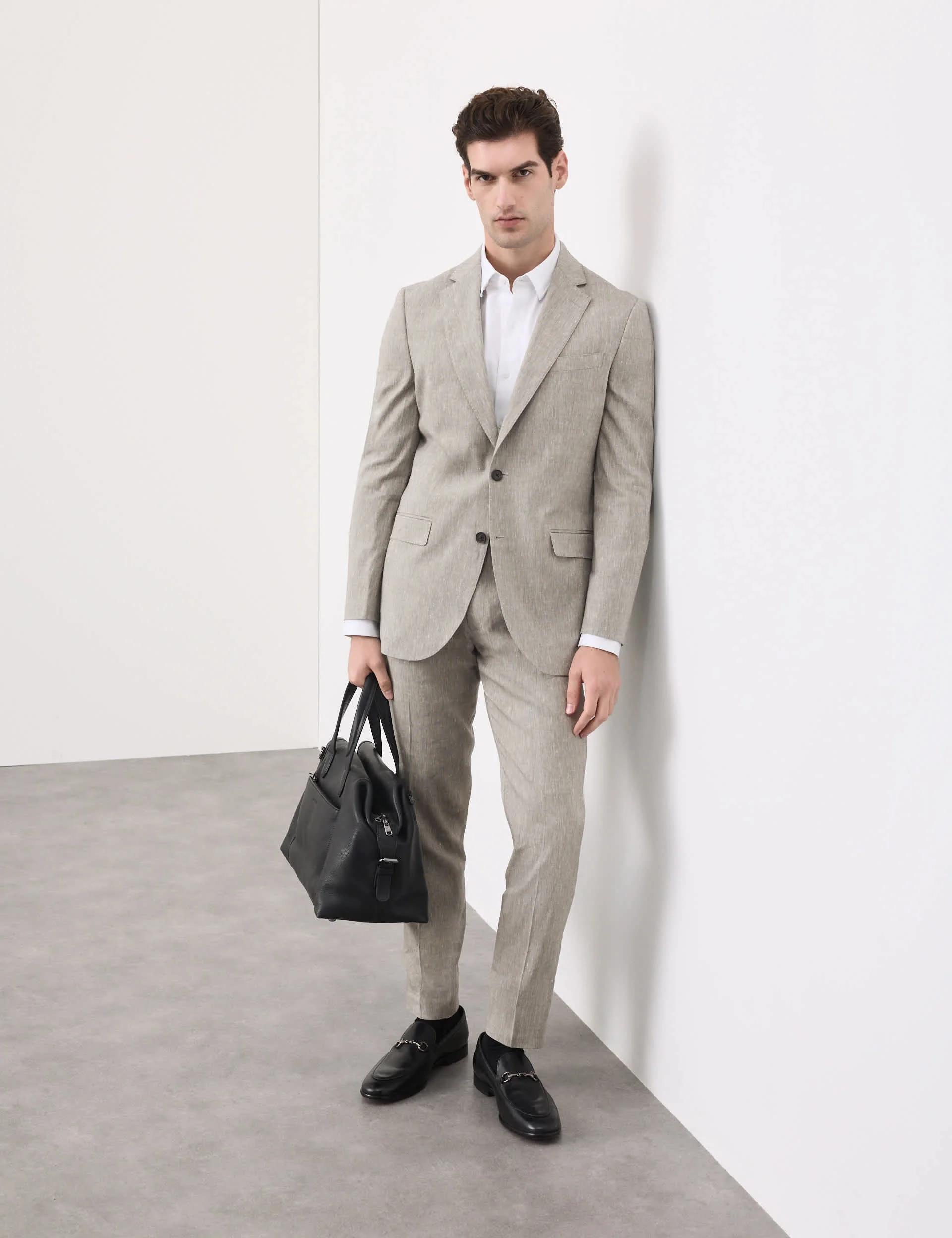 2 Piece Tailored Fit Italian Performance Linen Blend Suit thumbnail 2