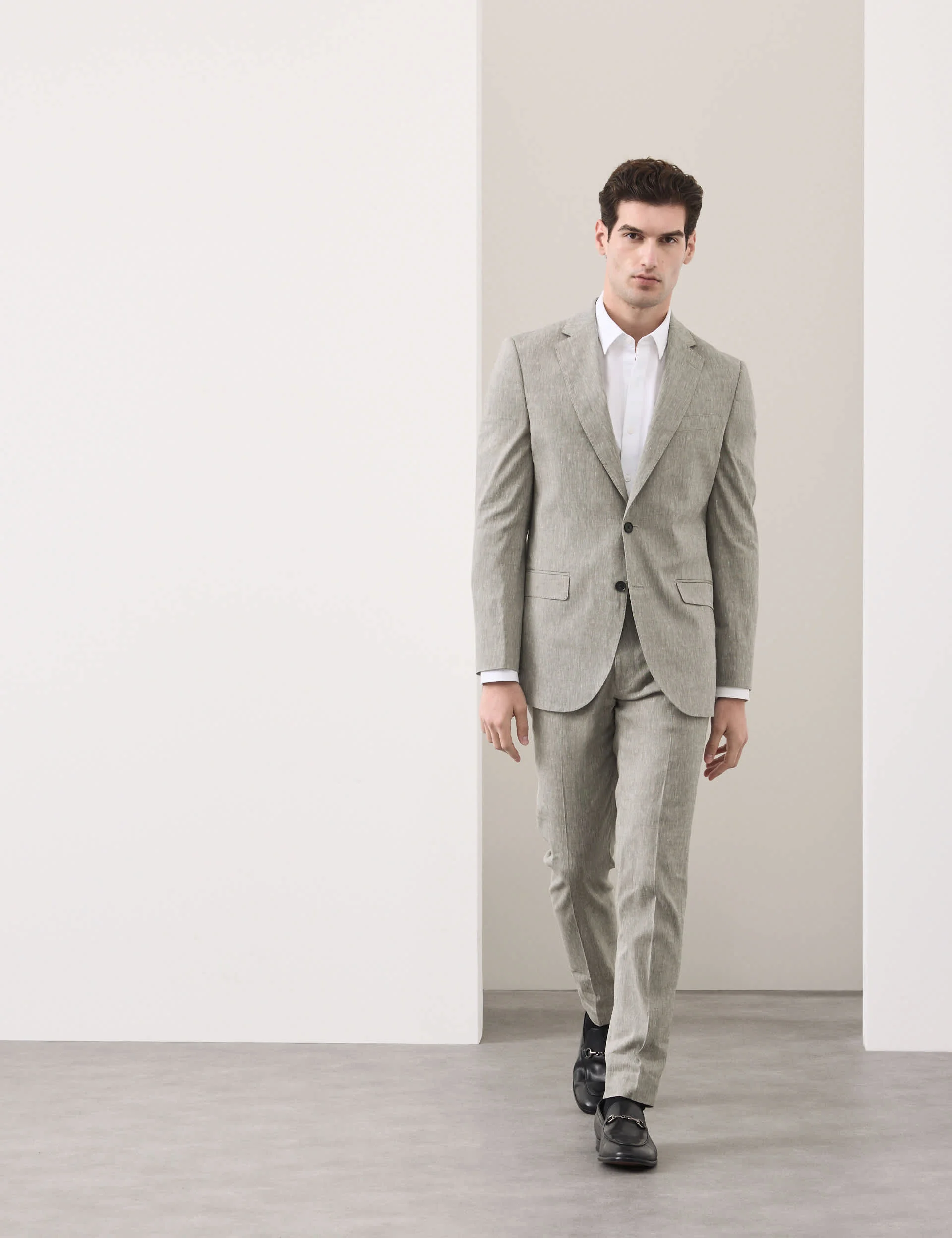 2 Piece Tailored Fit Italian Performance Linen Blend Suit thumbnail 4