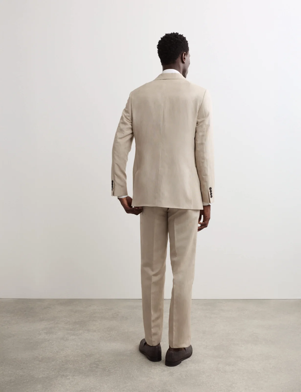 2 Piece Tailored Fit Linen Blend Suit primary image