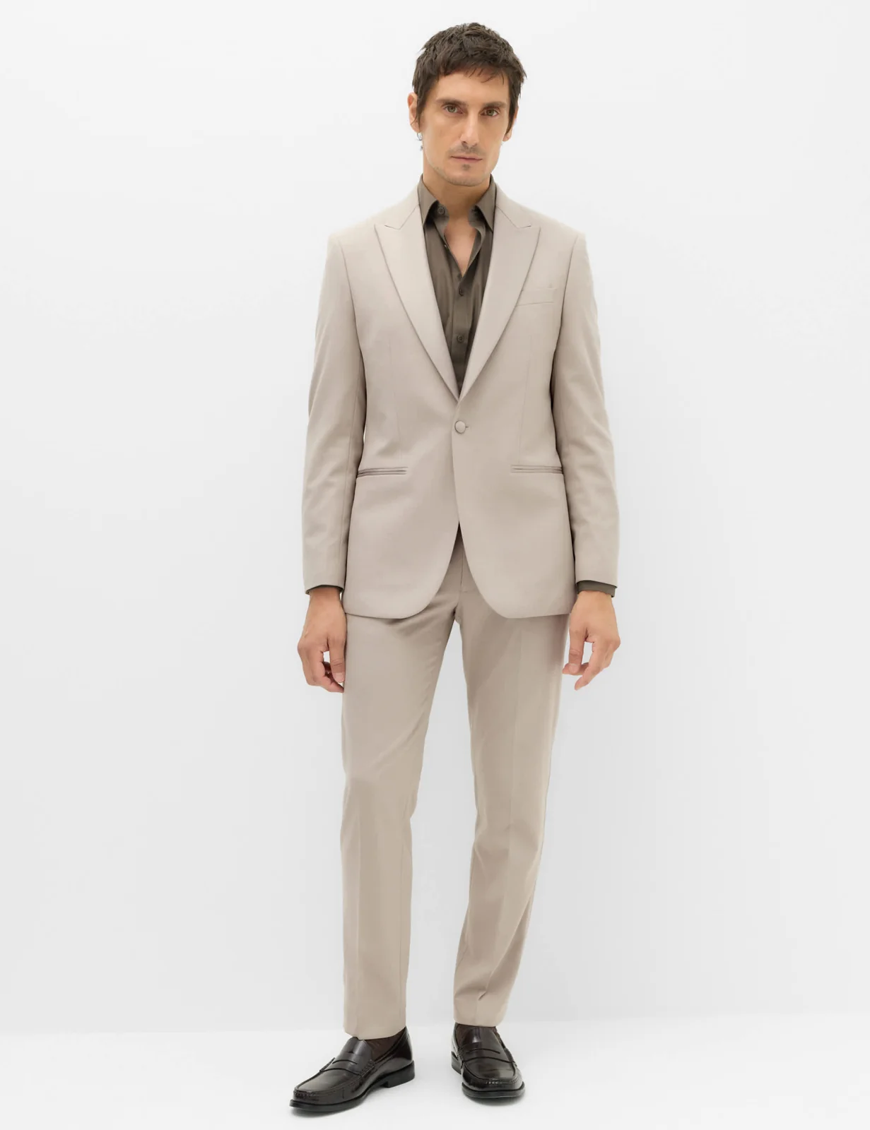 2 Piece Tailored Fit Peak Lapel Tuxedo Suit thumbnail 4
