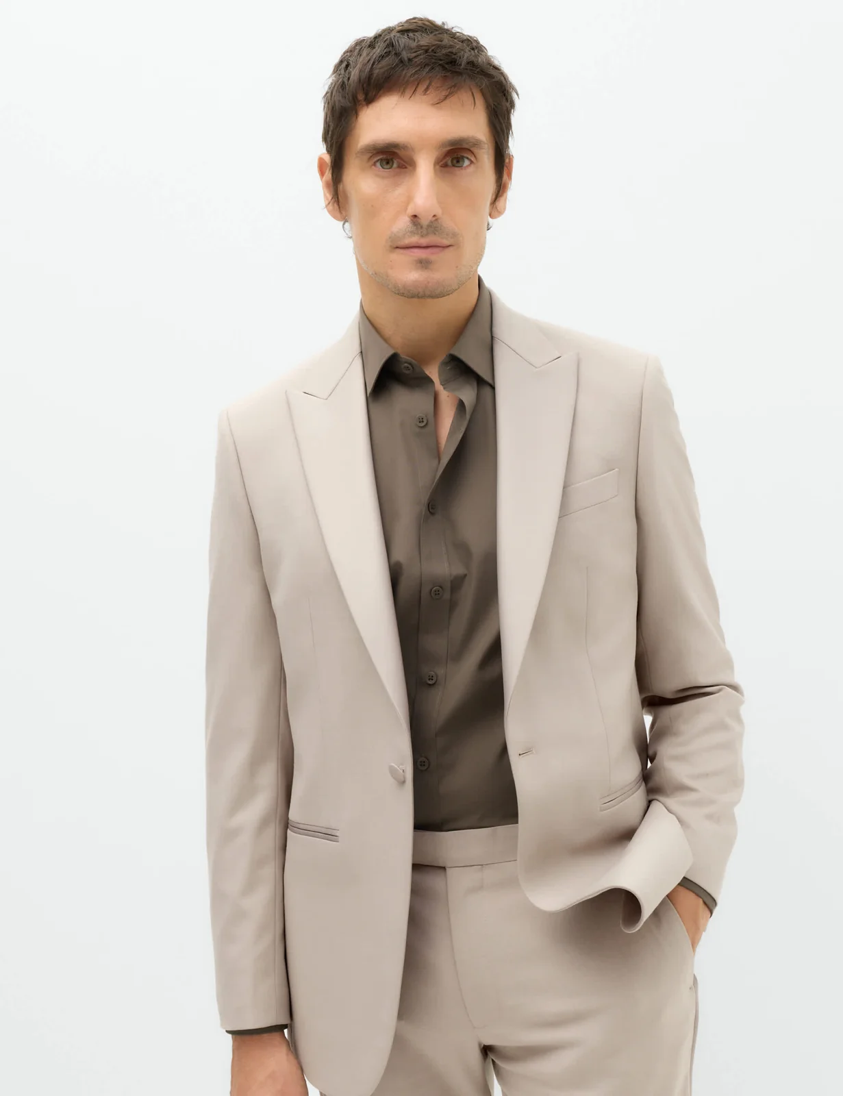 2 Piece Tailored Fit Peak Lapel Tuxedo Suit primary image
