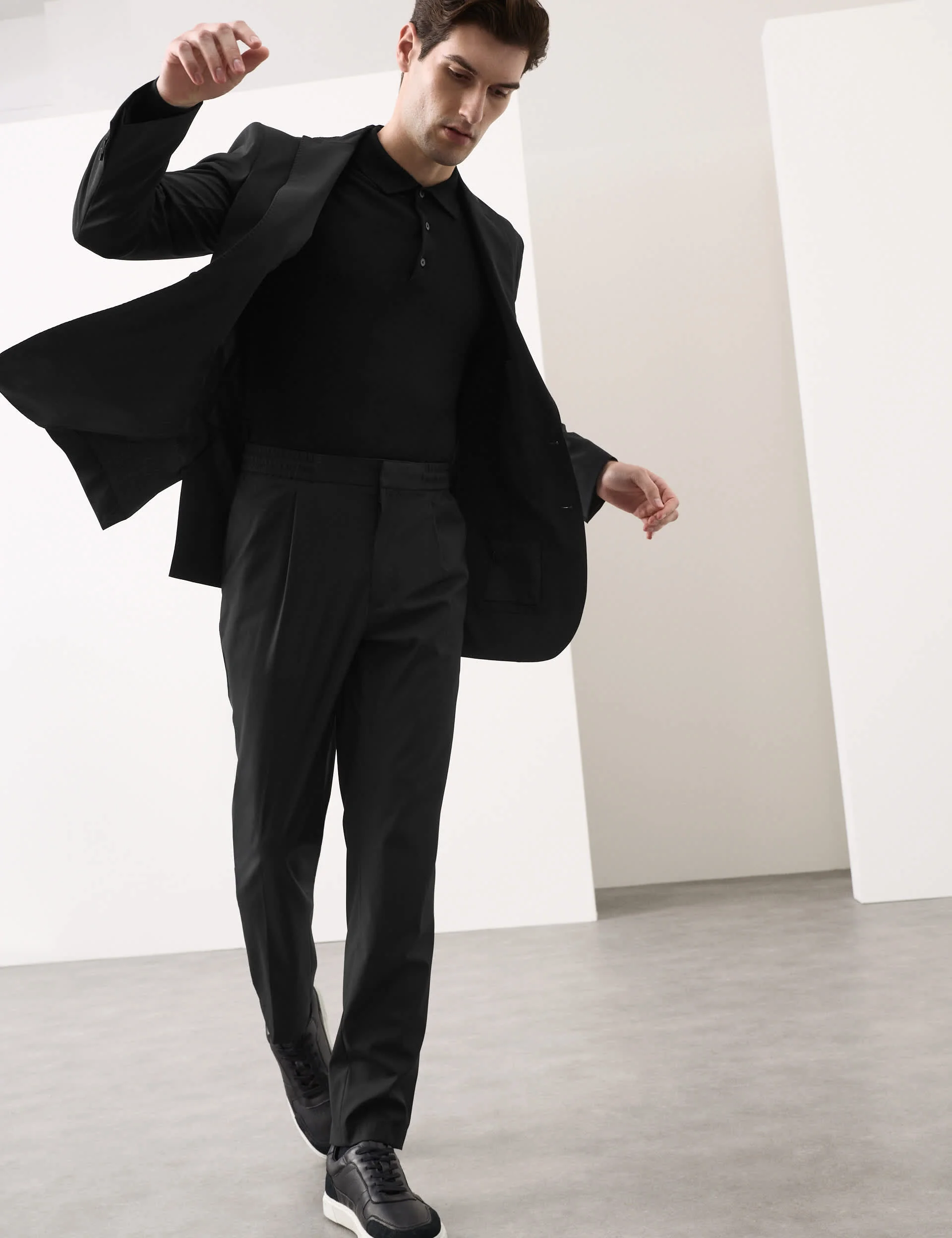 2 Piece Tailored Fit Performance Packable Suit thumbnail 3