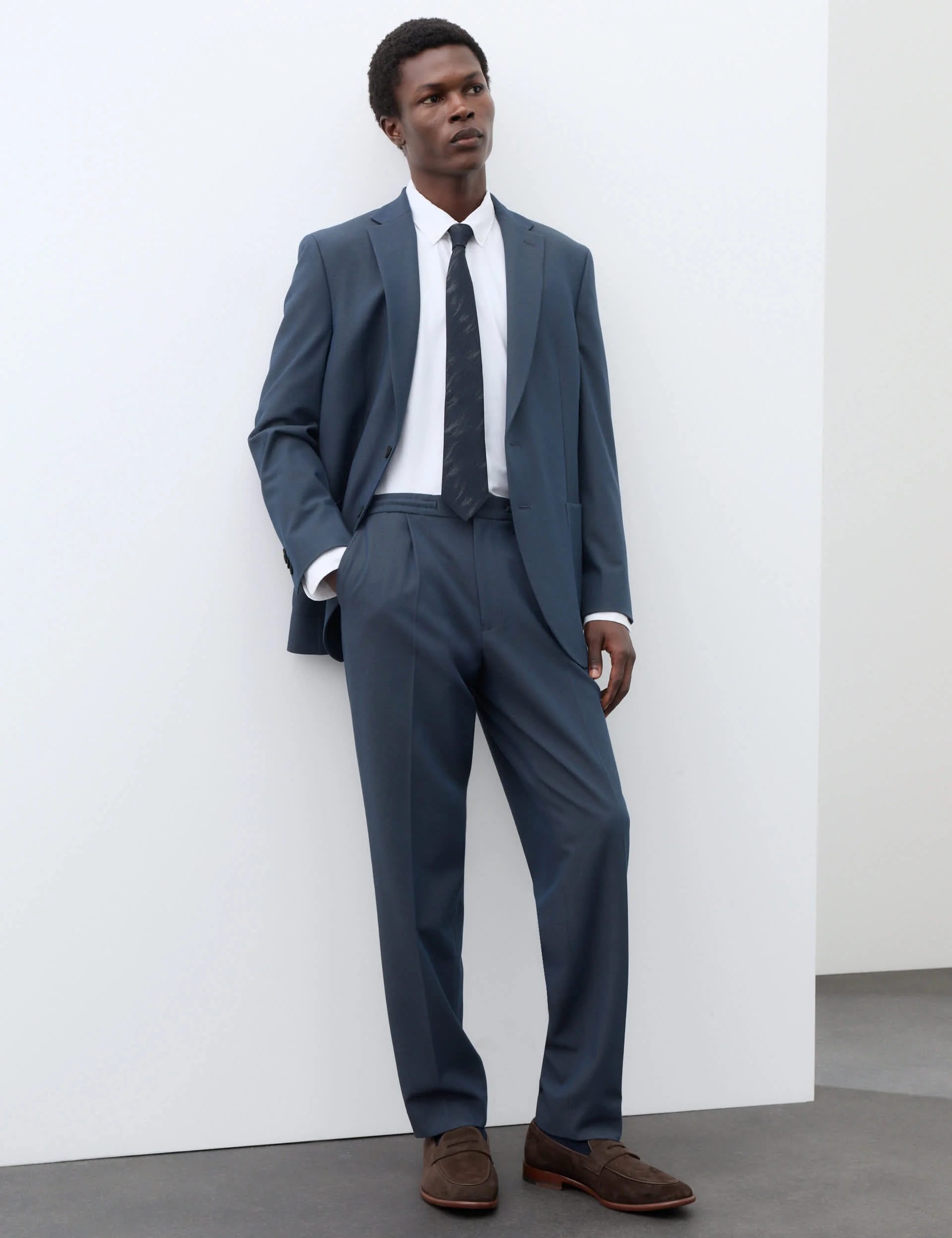 2 Piece Tailored Fit Performance Twill Suit thumbnail 4