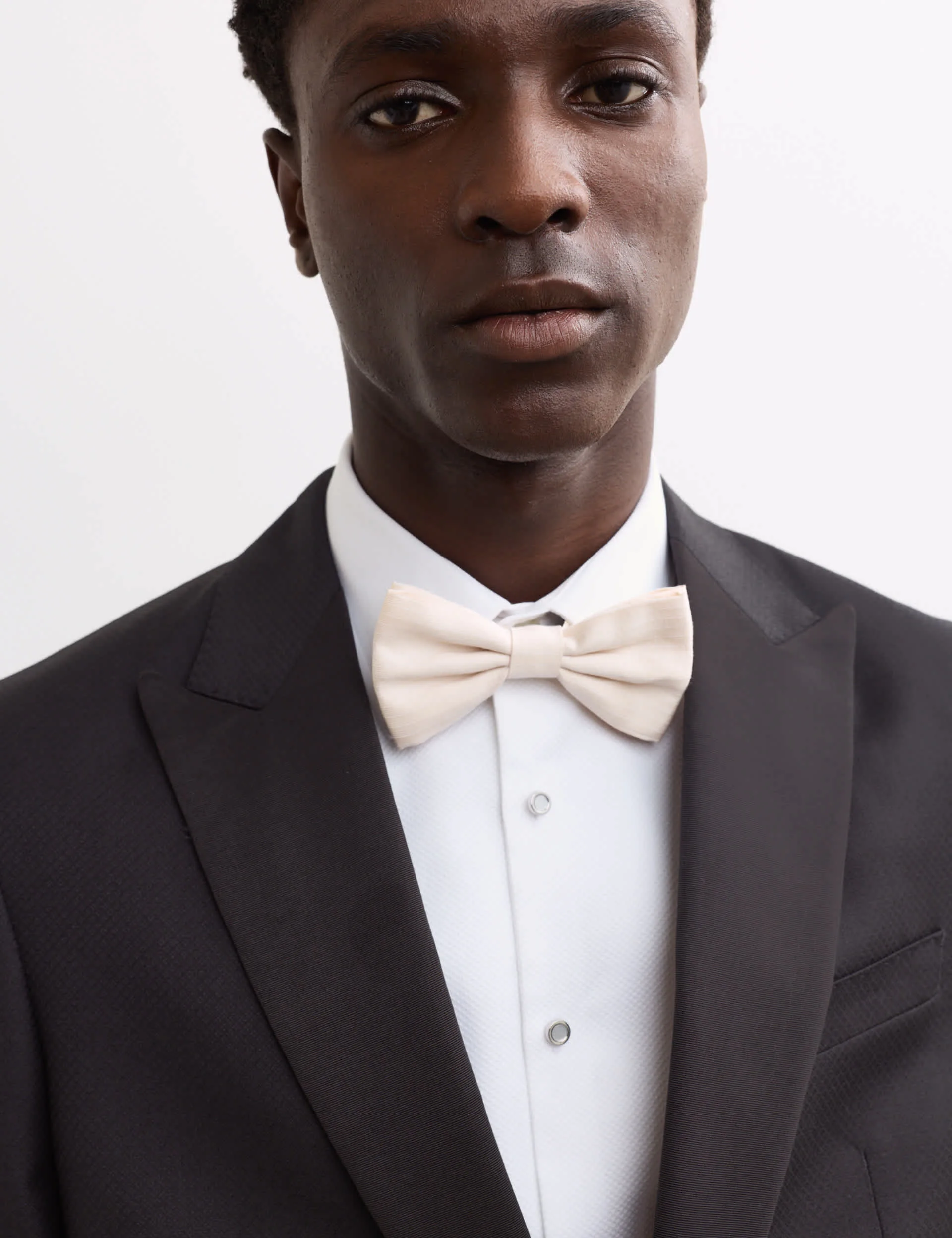 2 Piece Tailored Fit Pure Wool Tuxedo Suit thumbnail 4