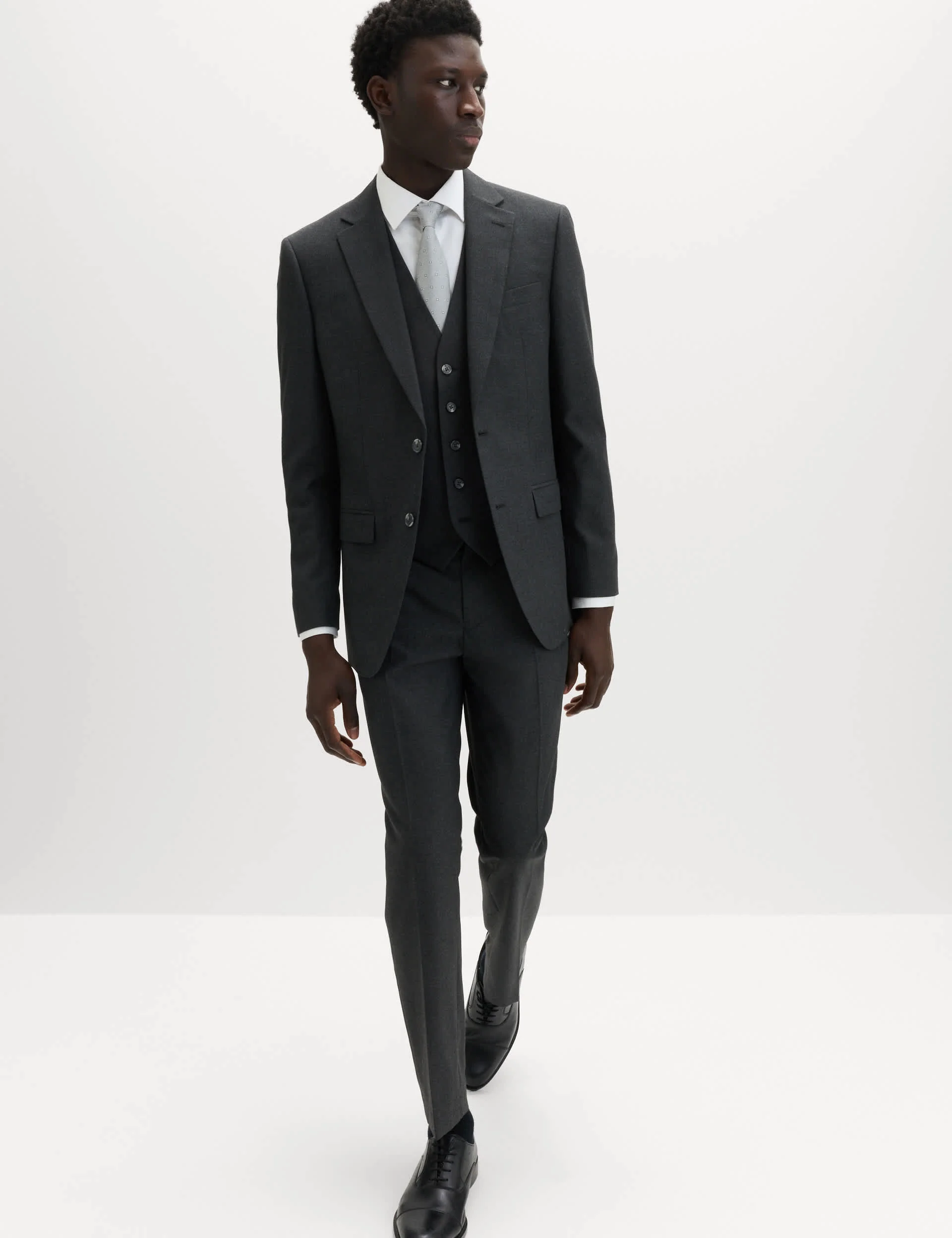3 Piece Slim Fit Machine Washable Suit thumbnail 2