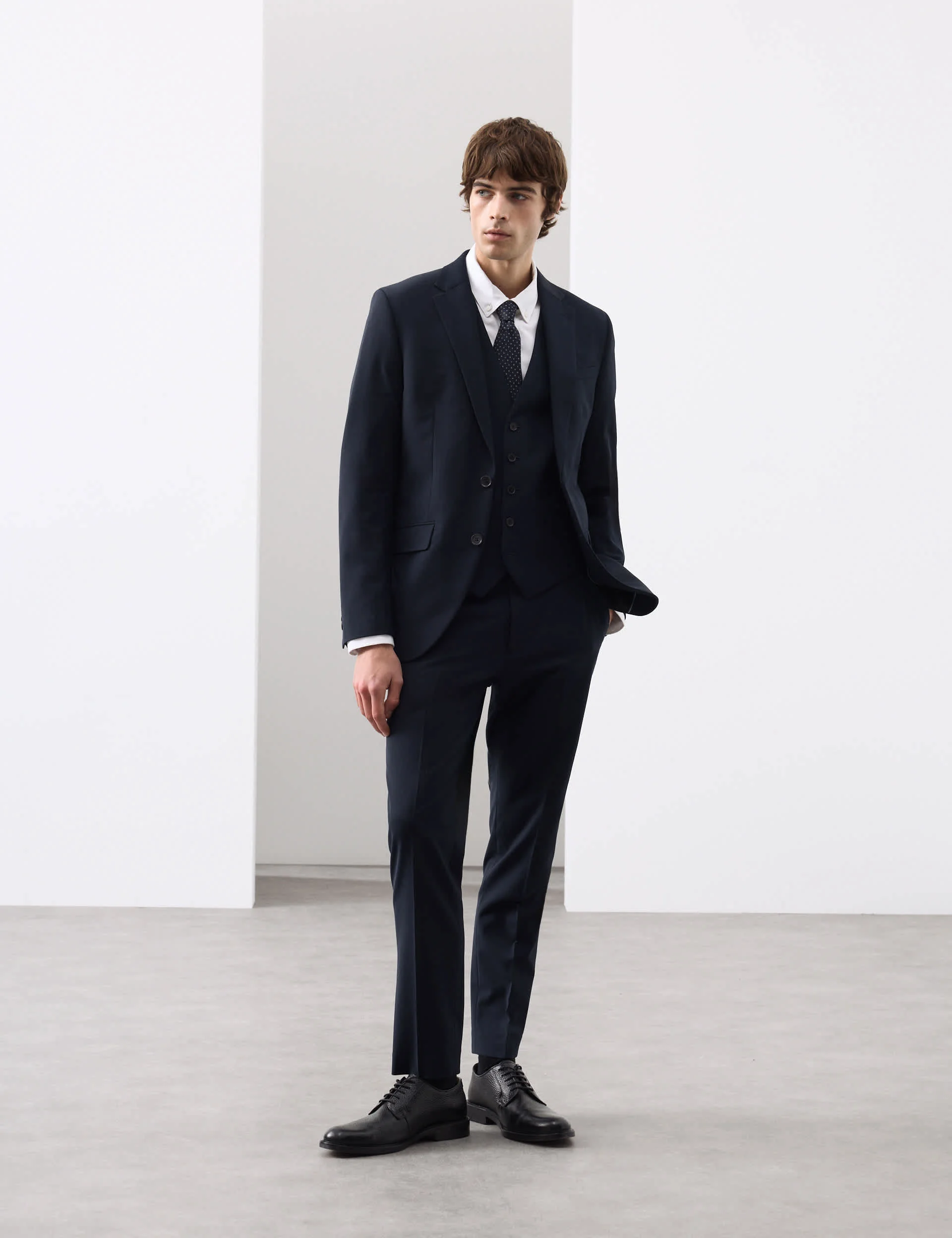 3 Piece Slim Fit Performance Stretch Suit thumbnail 5