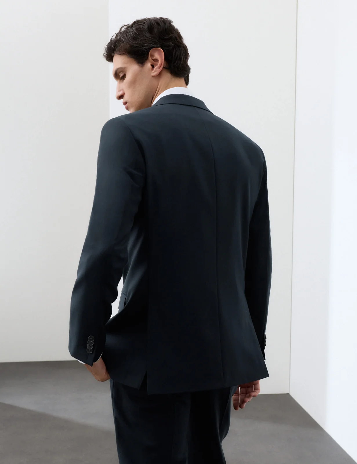 3 Piece Tailored Fit Wool Rich Suit thumbnail 4