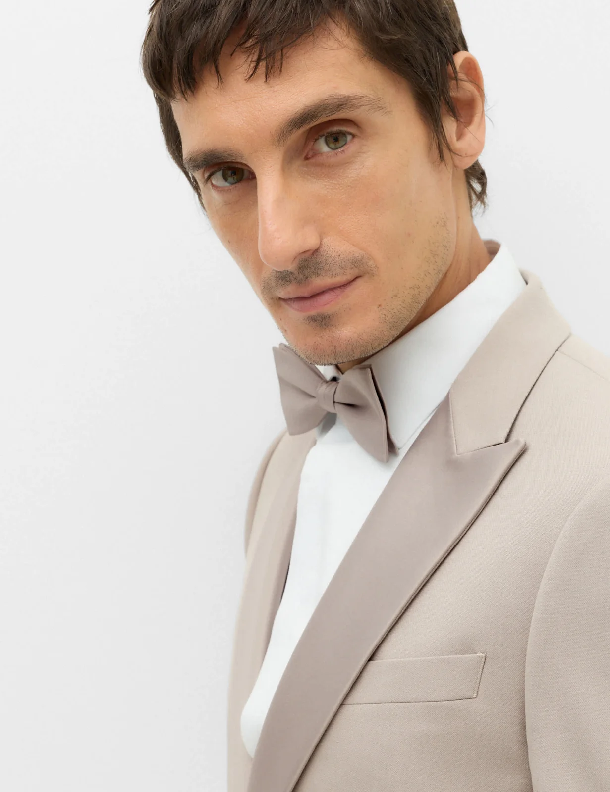 Tailored Fit Peak Lapel Tuxedo Jacket thumbnail 4