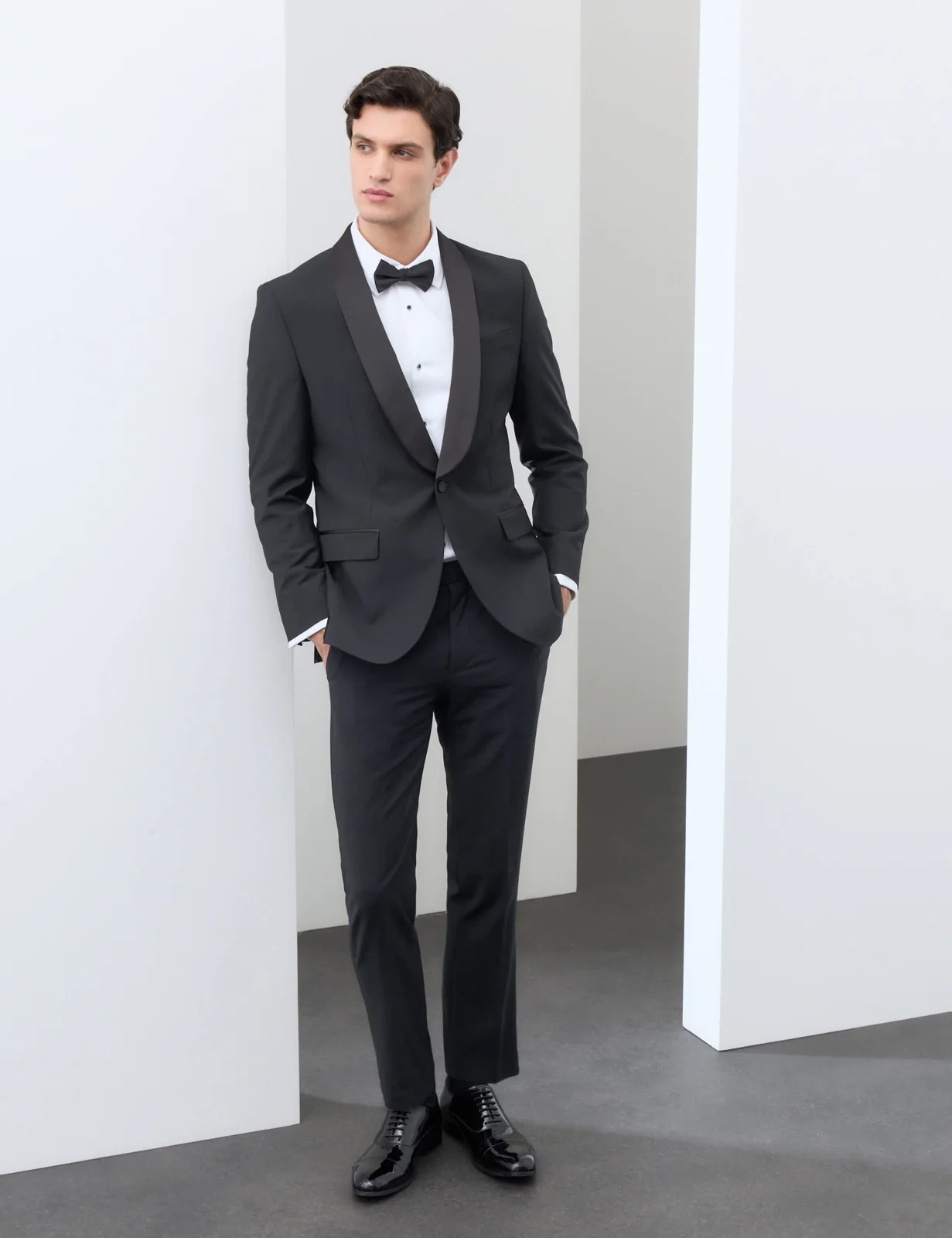 Tailored Fit Performance Tuxedo Jacket thumbnail 4