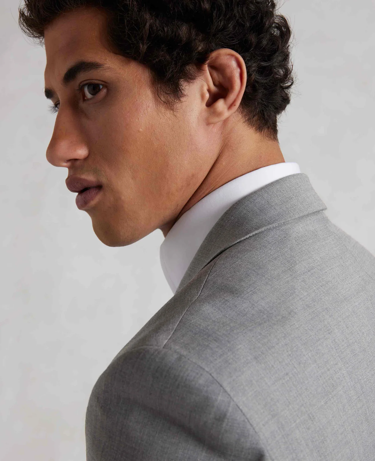 Mid-Grey Wool-Blend Tailored Suit thumbnail 4