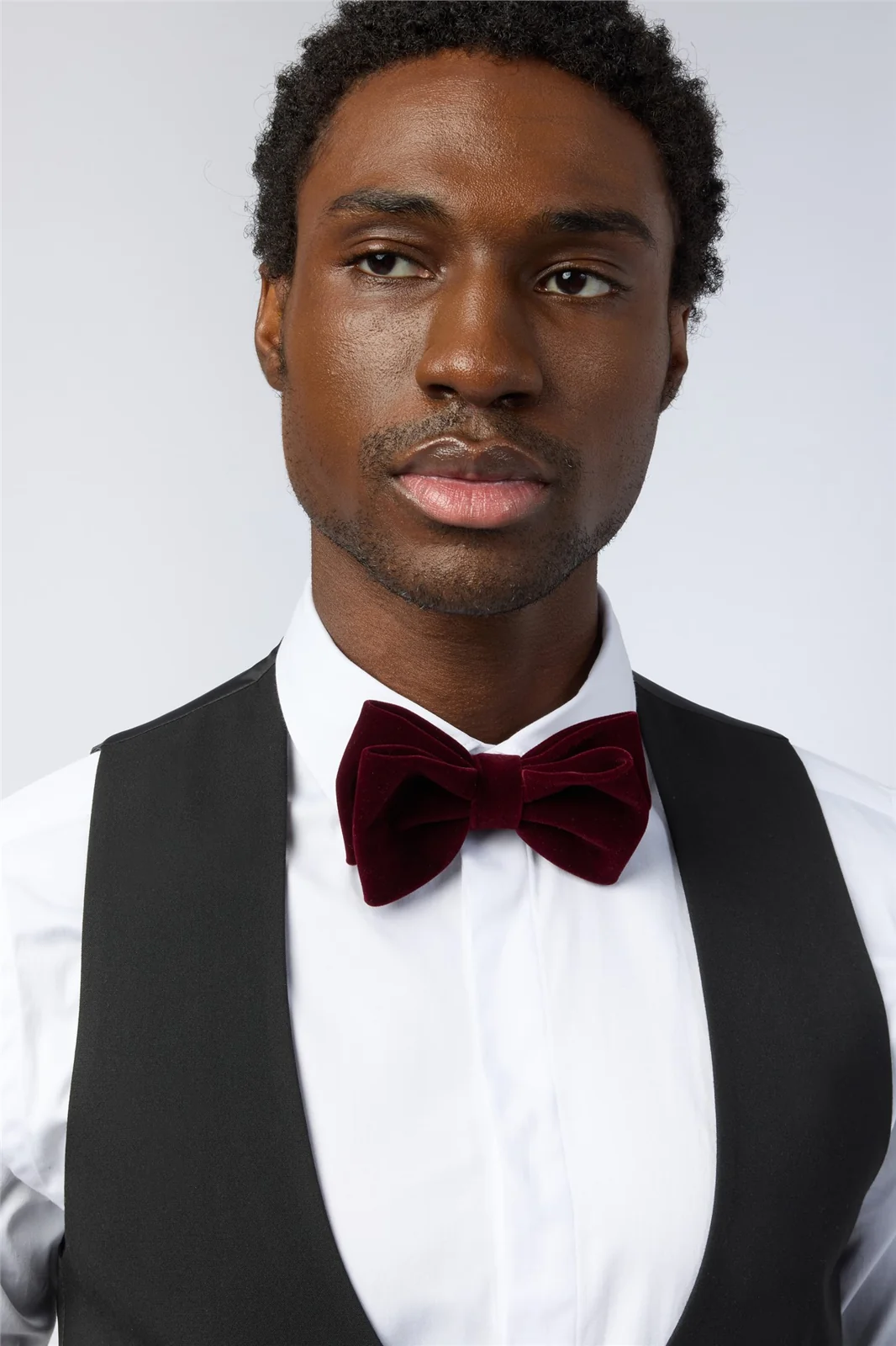 Limehaus Regular Fit Black Waistcoat thumbnail 2
